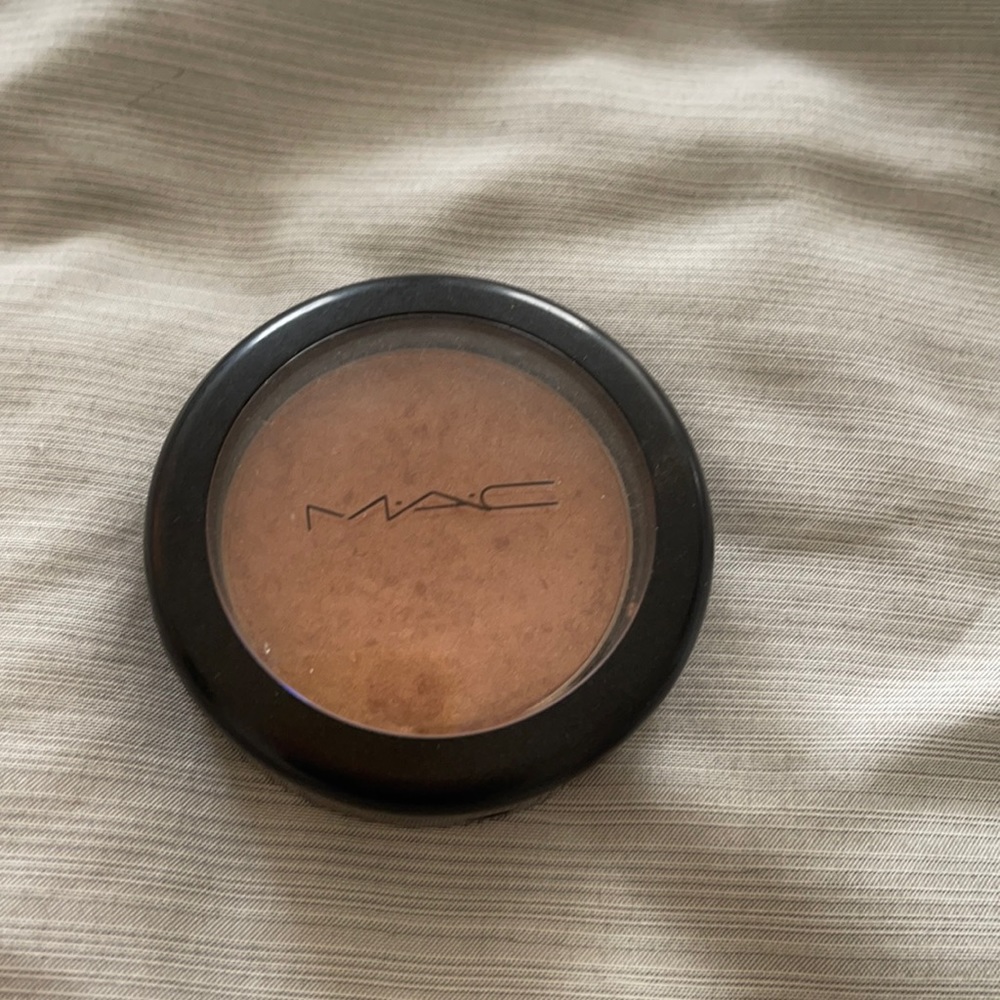 MAC blush